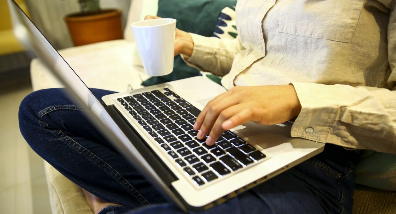 Sete em cada dez brasileiros temem comprar remédios pela internet
