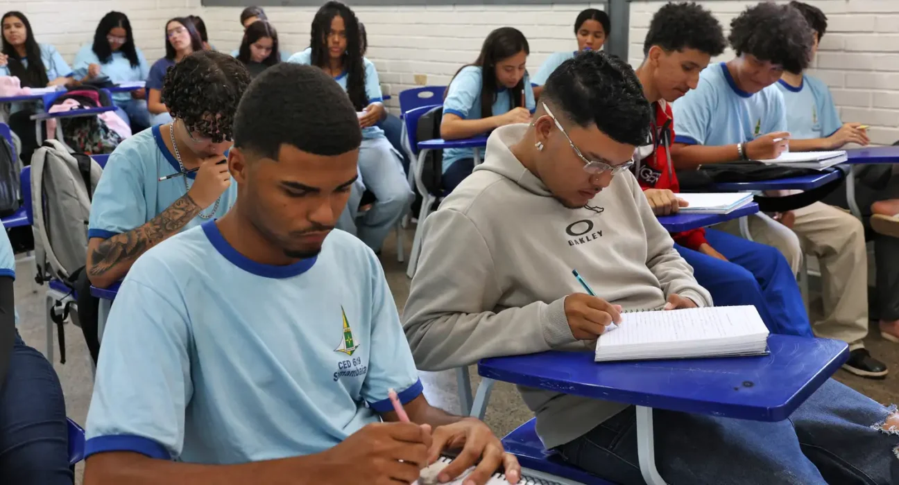 Pé-de-Meia: nascidos em novembro e dezembro recebem parcela de R$ 200
