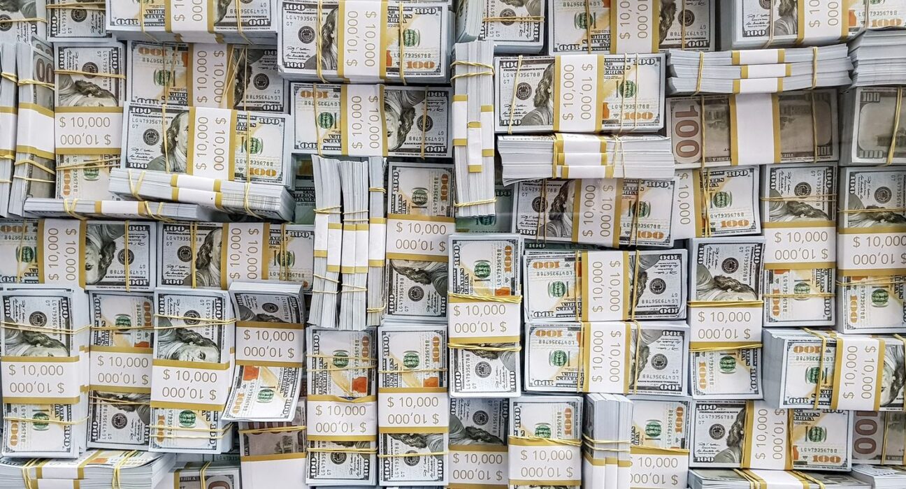 Dólar cai a R$ 5,14 com alívio no mercado externo