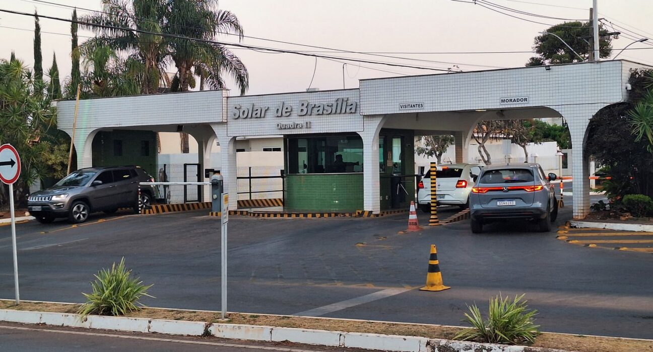Moraes autoriza Bolsonaro a sair da prisão domiciliar para dentista