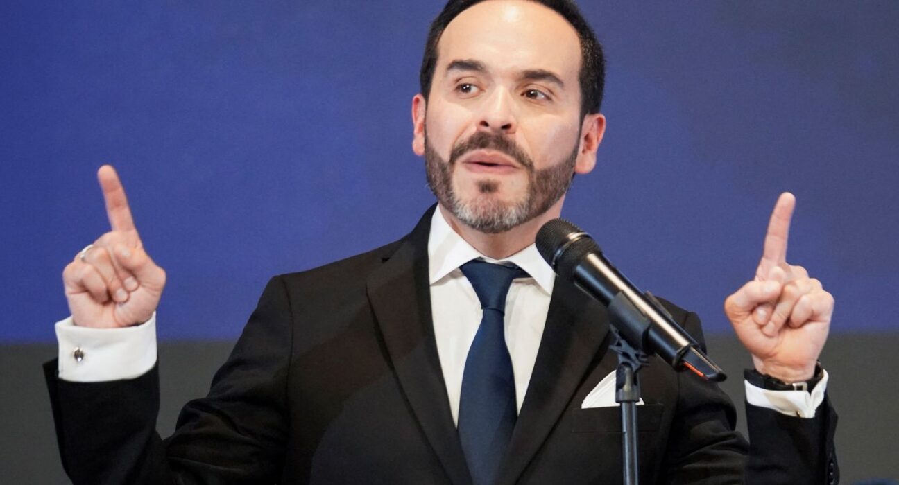 Governo Espriella encerra jornalismo da mídia pública da Colômbia
