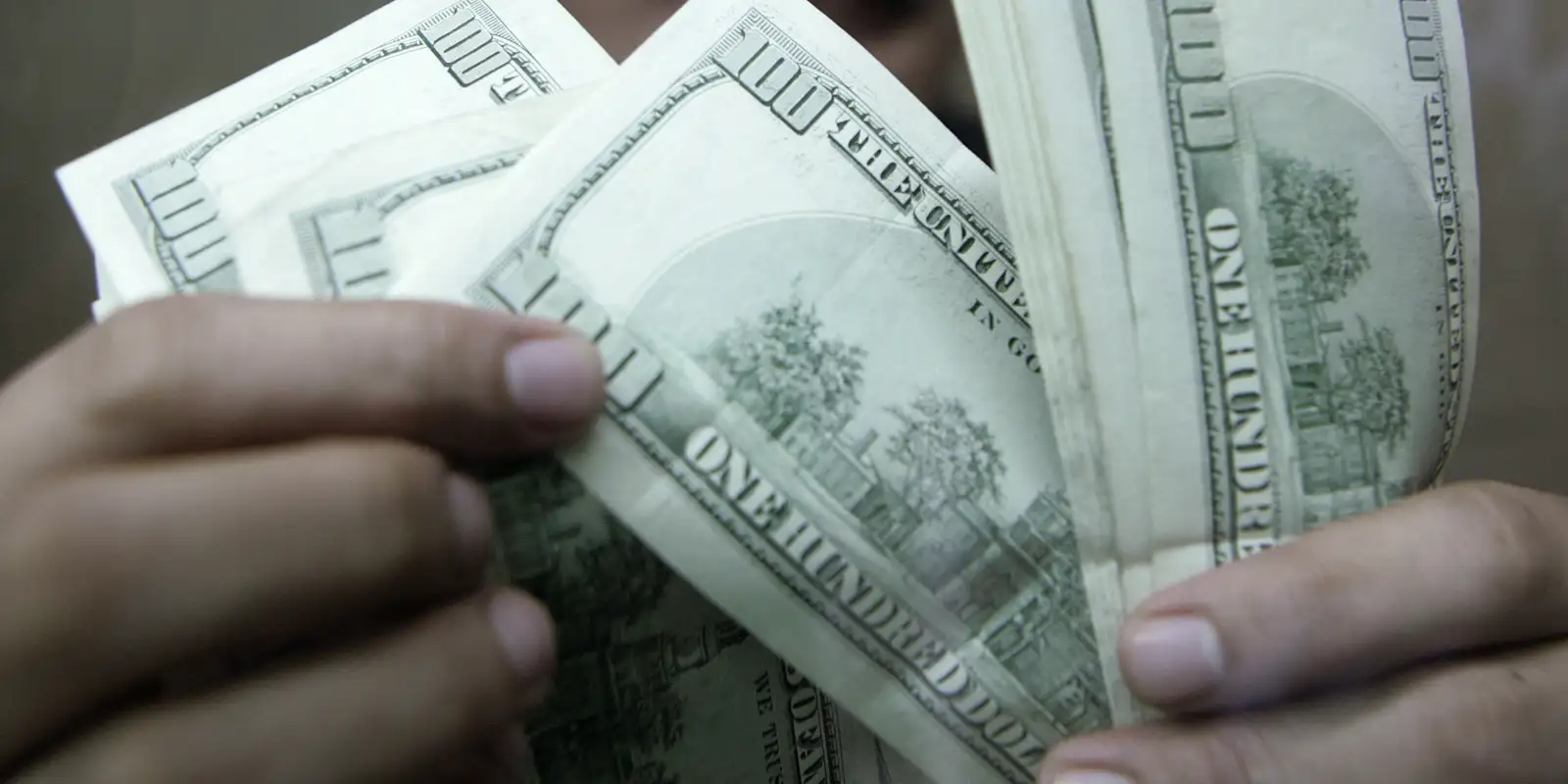Dólar sobe a R$ 5,19 após tom mais duro de presidente do Fed