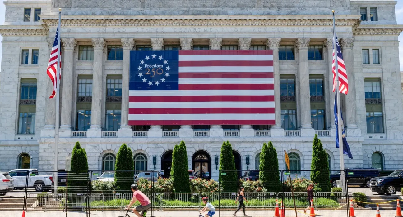 Dívida dos EUA ultrapassa US$ 40 trilhões após governos Trump e Biden