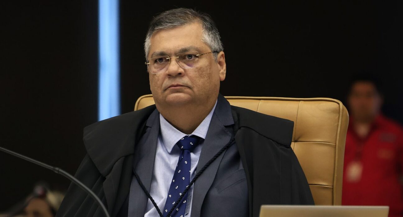 Flávio Dino autoriza novo inquérito da PF para investigar Lulinha