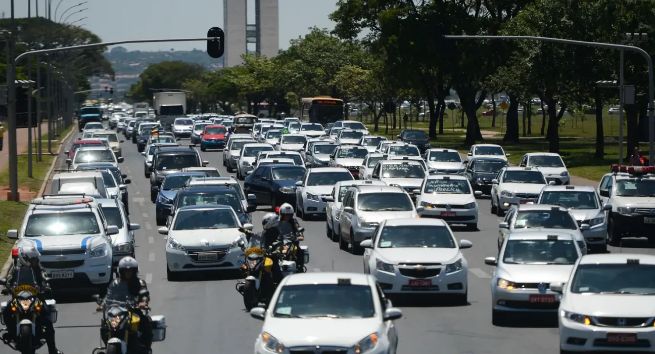 Crédito para carros de aplicativo tem teto elevado para R$ 200 mil