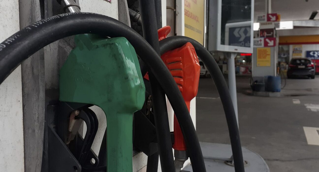 Segunda maior refinaria do país reduz preço da gasolina em 11,3%