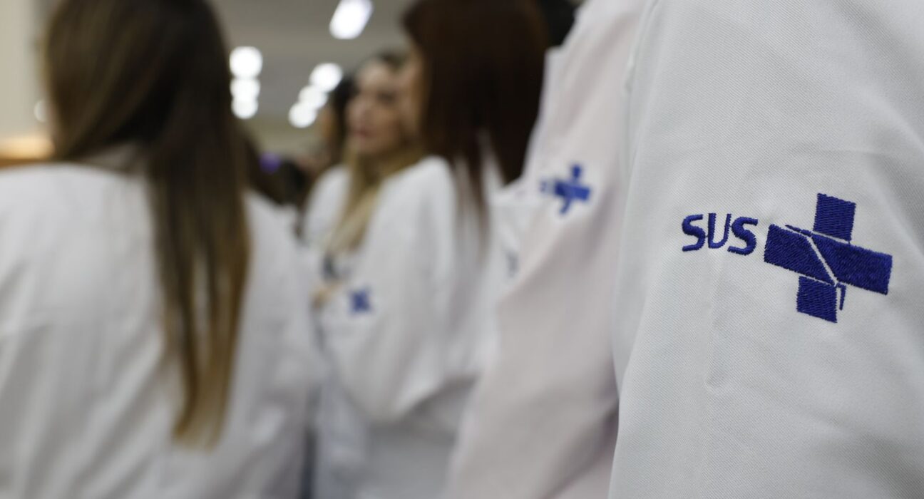 Saúde estende atuação de 676 médicos especialistas no SUS