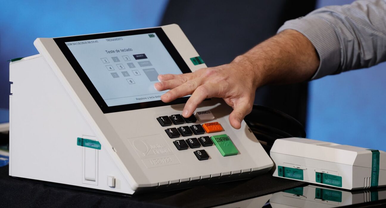 Totalização dos votos é aberta, auditável e segura, diz TSE