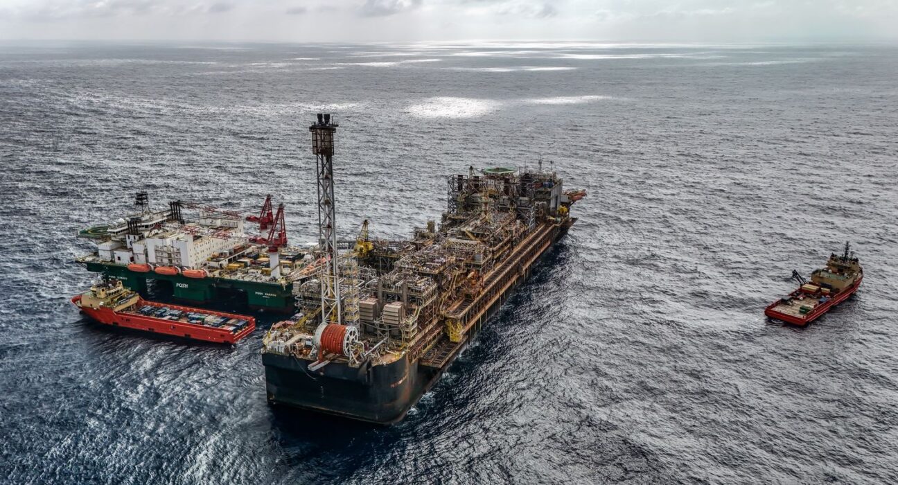Petroleiros pedem Petrobras mais estatal e menor repasse a acionistas