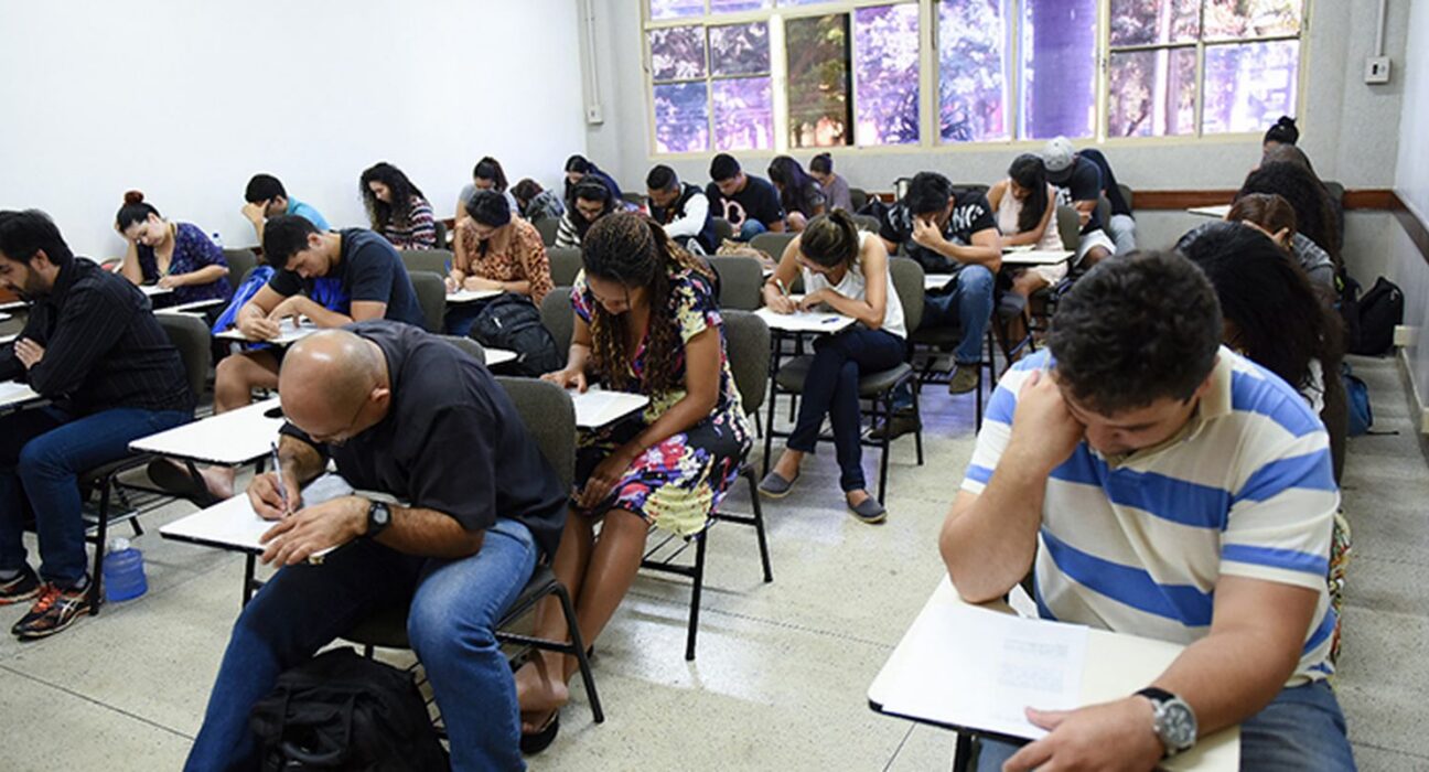 Encceja é no próximo domingo; saiba como consultar locais de provas