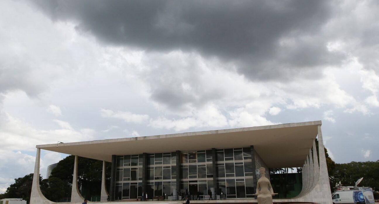 STF retoma julgamento sobre mandato-tampão para governo do Rio