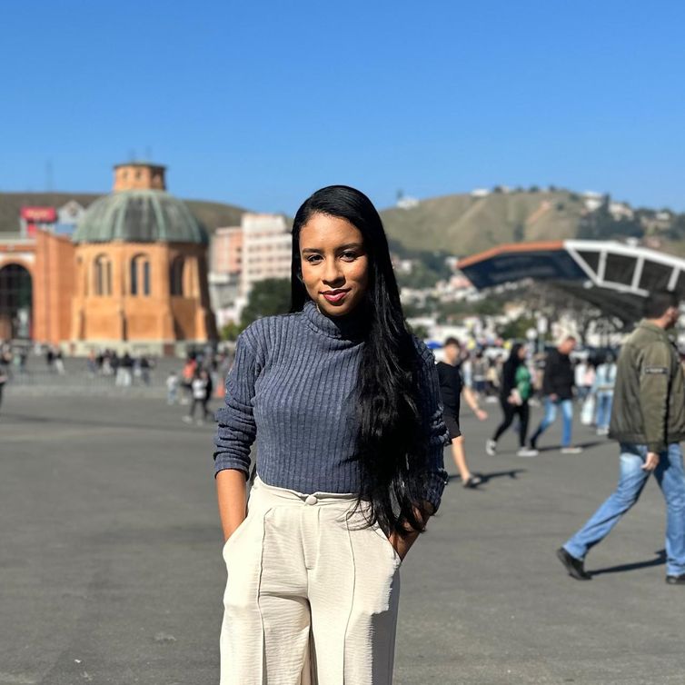 Franciele Silva vive na comunidade de Rio dos Macacos. Foto: acervo de família