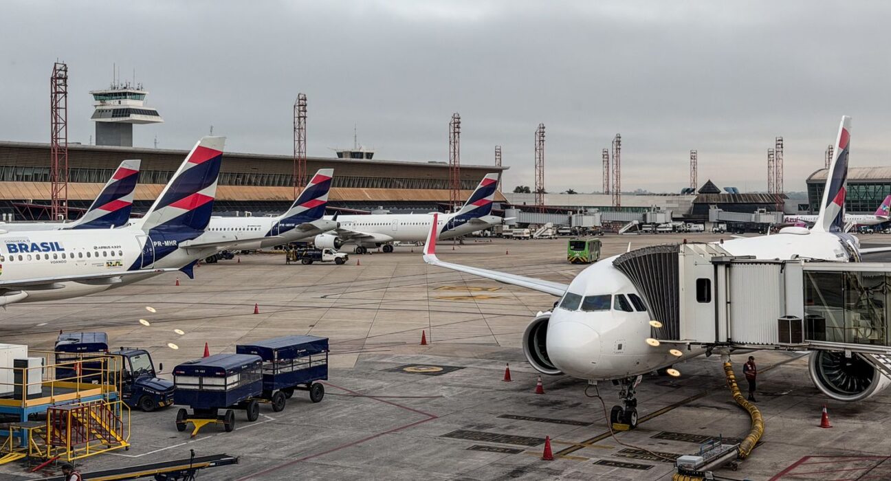 Anvisa atualiza regras de segurança sanitária para aviões e aeroportos