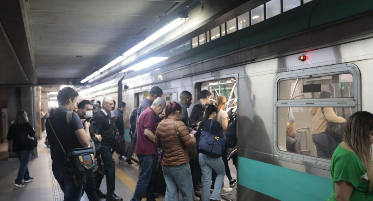 Termina a greve nas linhas de trens em São Paulo