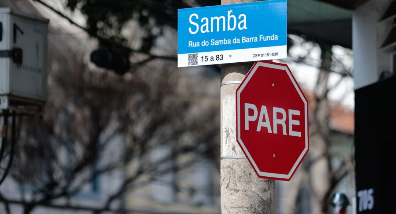 Em São Paulo, rua é renomeada em homenagem à história do samba