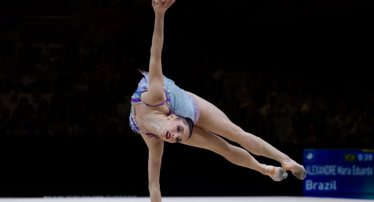 Babi e Maria Eduarda brilham em 1º dia do Mundial de Ginástica Rítmica
