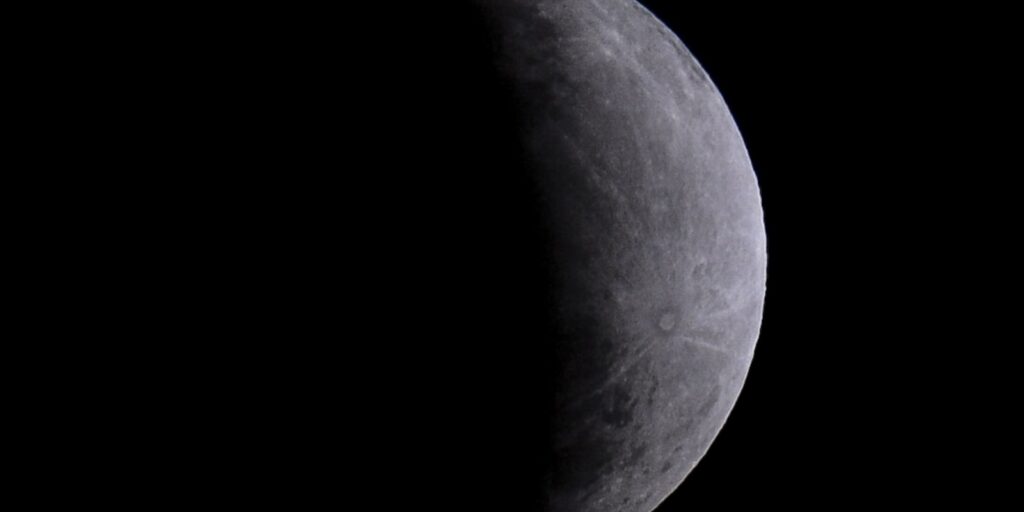 Eclipse parcial da Lua nesta quinta-feira será visto em todo o Brasil