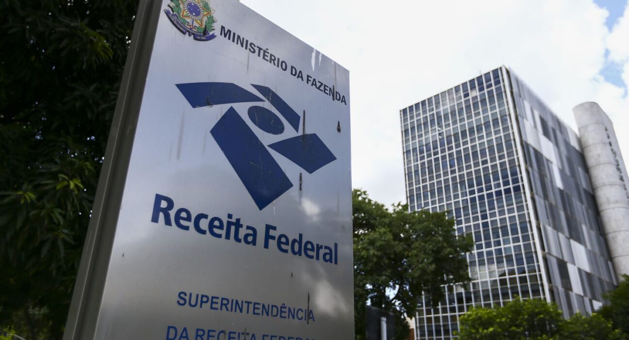 Receita arrecada R$ 3,1 bilhões com IR sobre dividendos