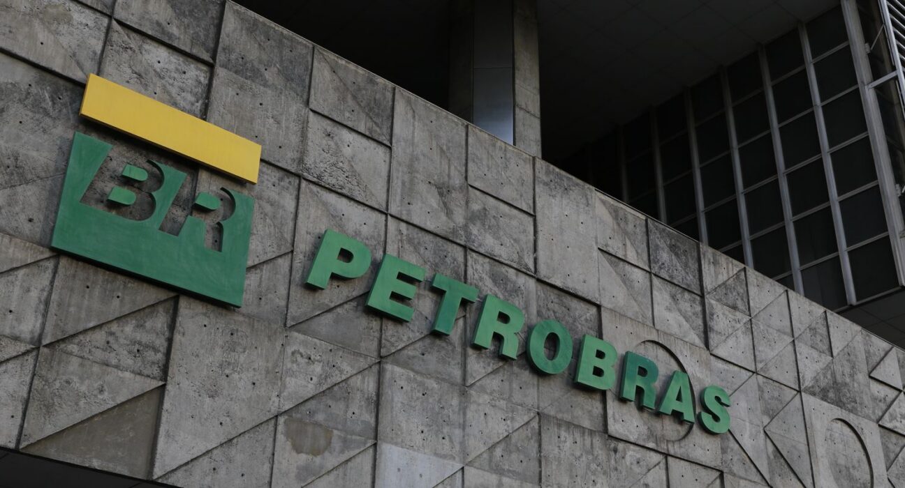 Petrobras tem lucro líquido de R$ 52,4 bi no segundo trimestre