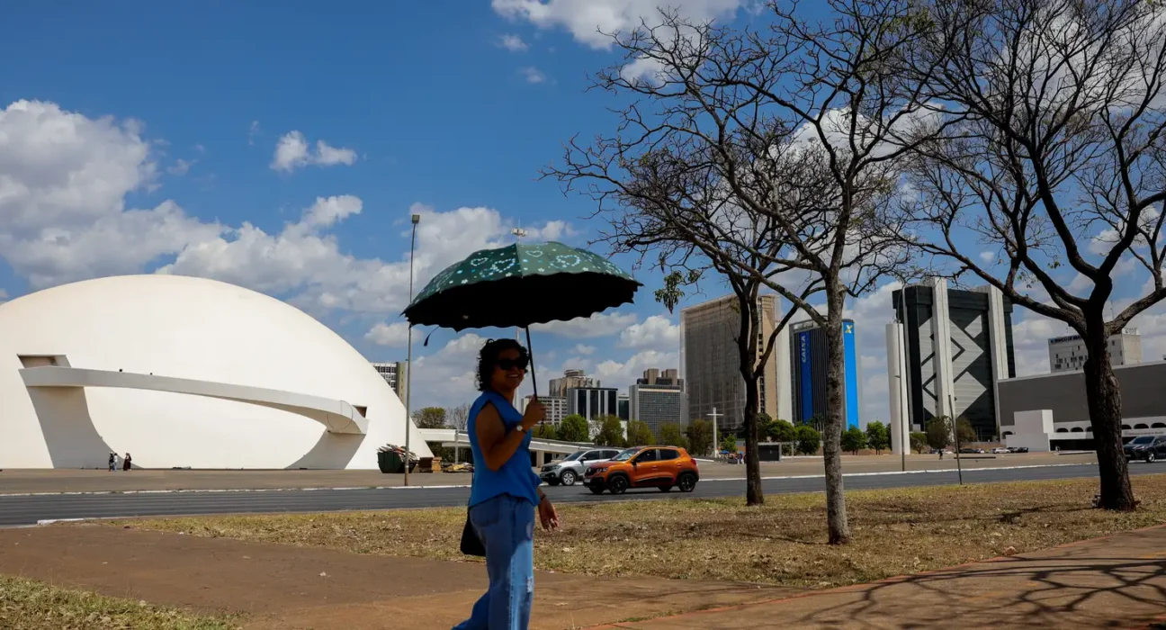 Região Sul tem risco de temporal e granizo; outras regiões têm calor