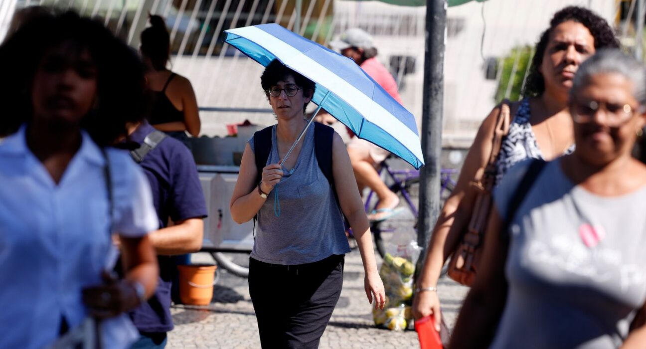 Salário mínimo deverá subir para R$ 1.741 em 2027