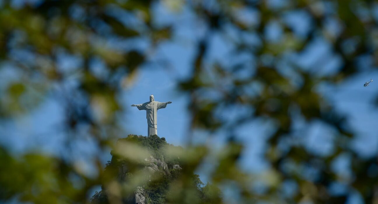 Cristo Redentor se prepara para compensar impacto ambiental do turismo