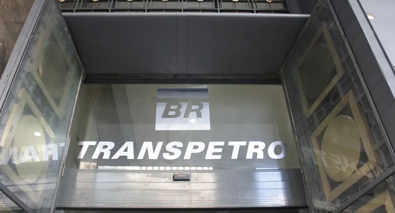 Transpetro abre concurso público com salário inicial de até R$ 15 mil