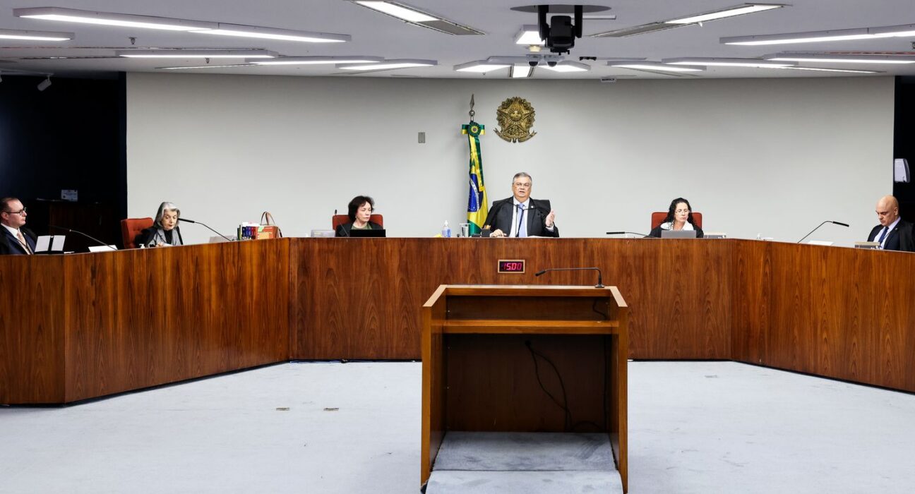 Dino e Moraes defendem rediscutir dispensa de diploma para jornalista