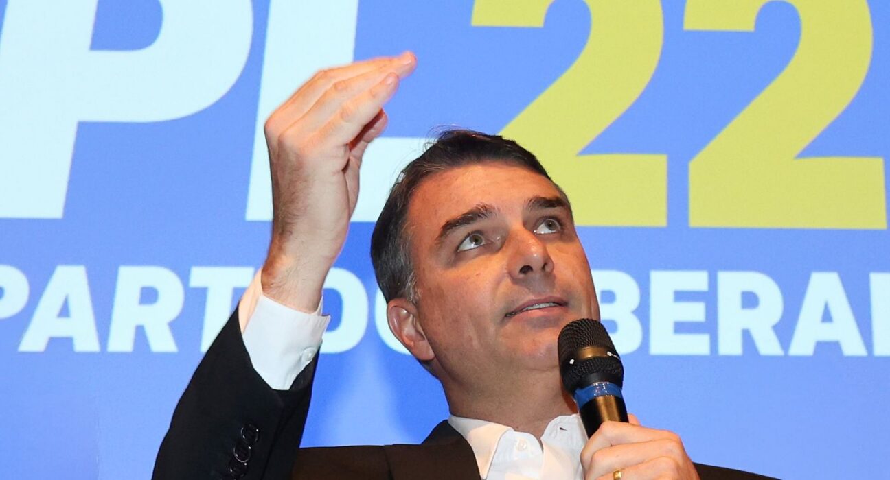 Filho mais velho de Bolsonaro, Flávio disputa a Presidência pelo PL