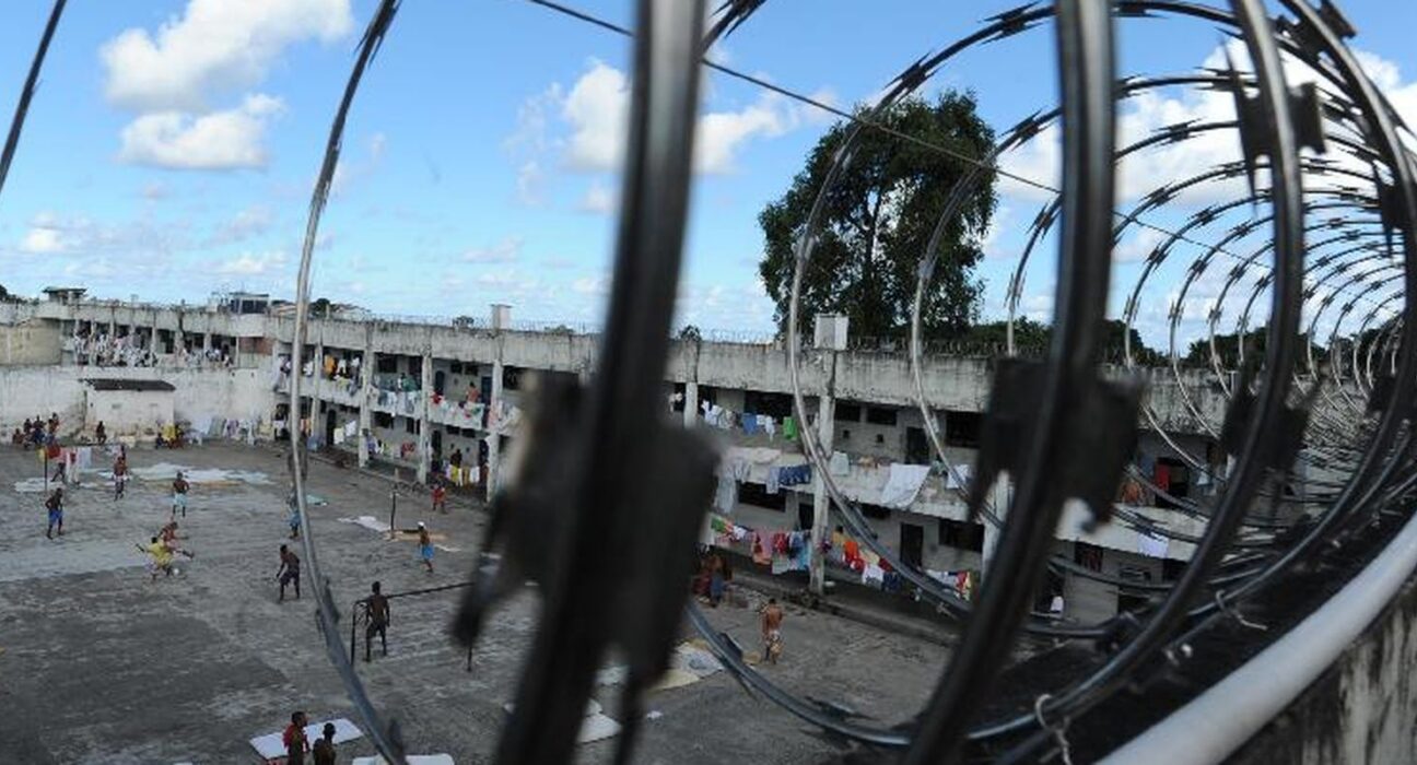 Presídios combatem entrada de itens proibidos para facções criminosas