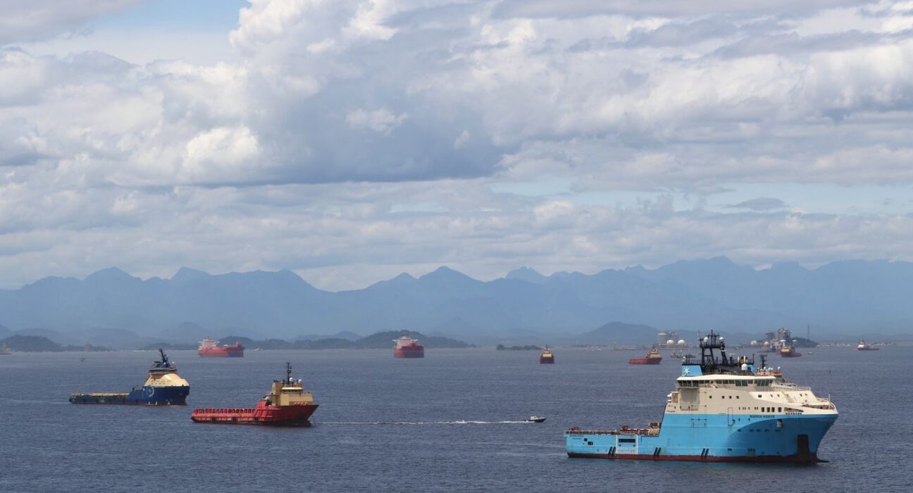 MPF denuncia empresas por despejo de resíduos na Baía de Guanabara