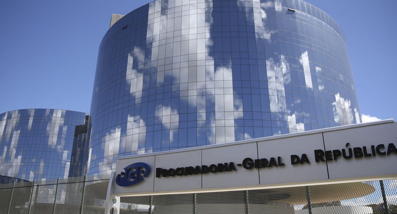 PGR deve se manifestar sobre supostas conversas entre Vorcaro e Moraes