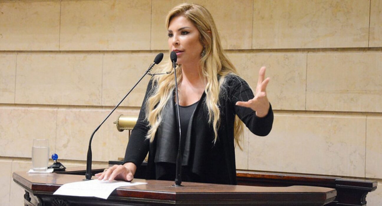Polícia prende ex-vereadora Veronica Costa, condenada por tortura