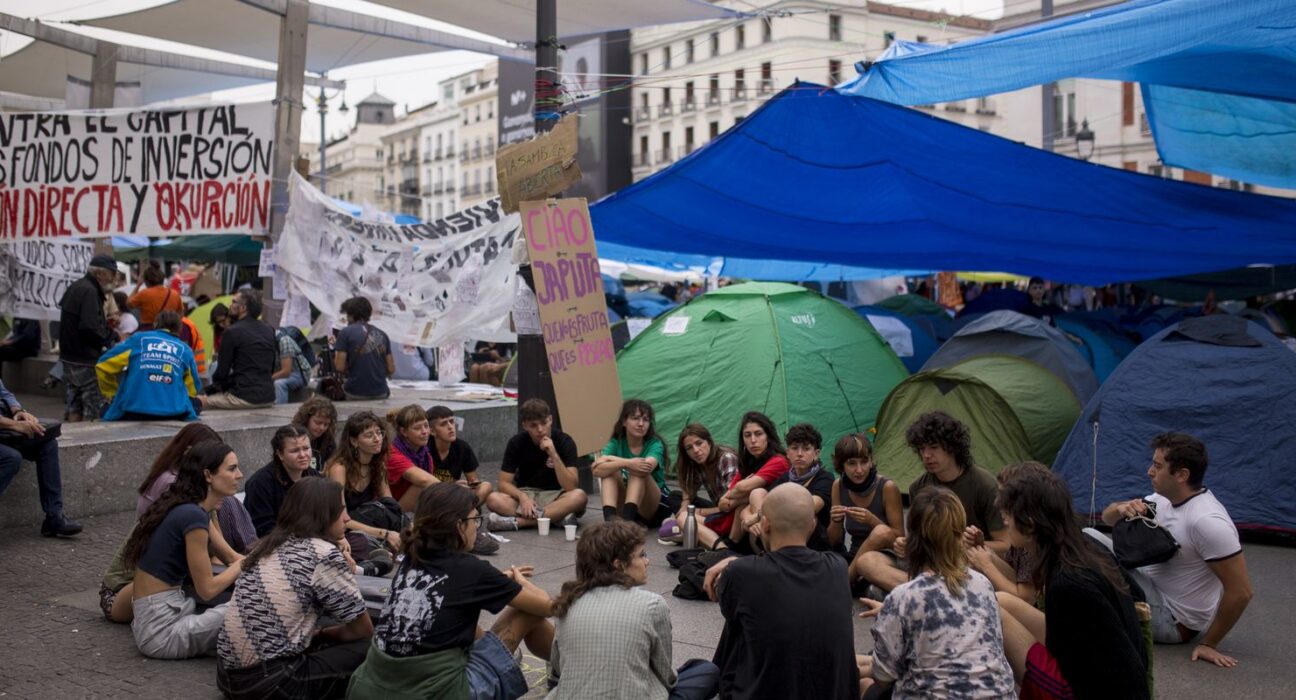 Protestos em Madri entram no 3º dia após despejo de aposentada