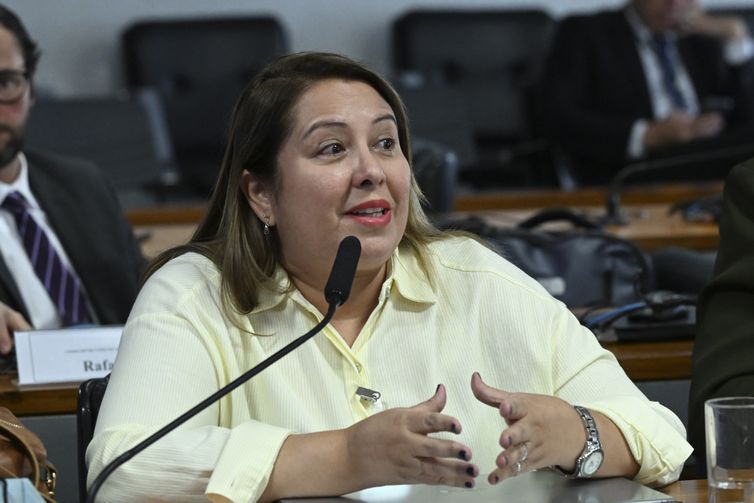 Brasília (DF), 06/07/2026 - Conselho de Comunicação Social (CCS) promove audiência pública interativa sobre a segurança dos profissionais de Comunicação na cobertura das Eleições Gerais de 2026. Em pronunciamento, à bancada, conselheira Samira de Castro. Foto: Geraldo Magela/Agência Senado