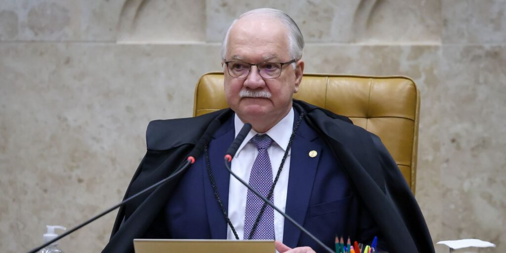 Fachin adia discussão sobre postagens de Nossa Senhora no STF