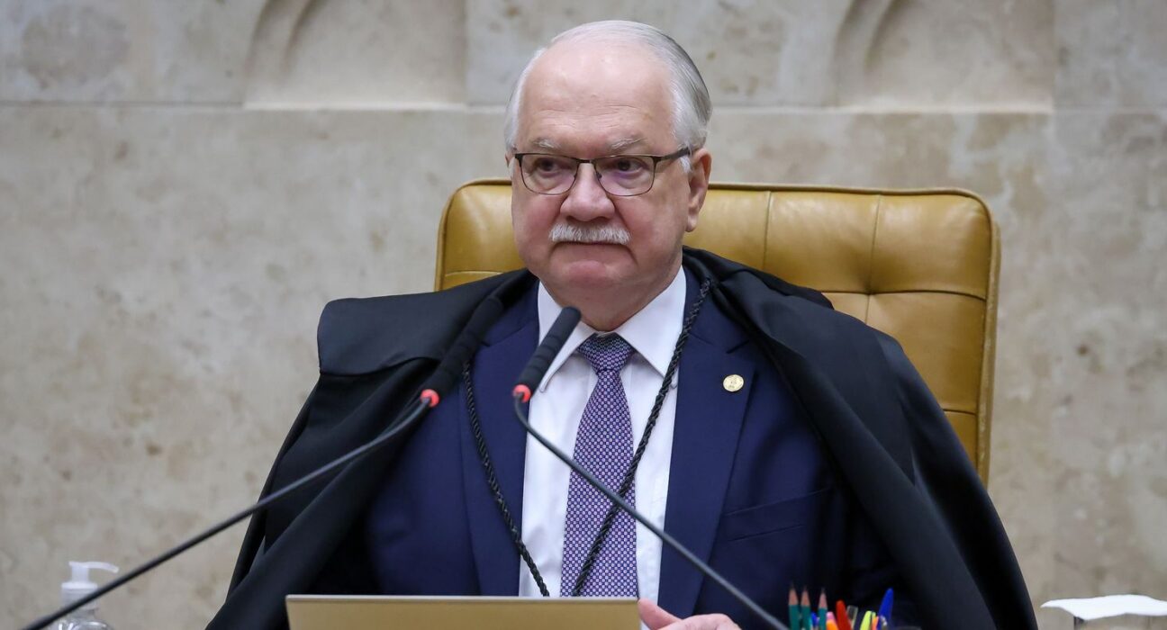Fachin adia discussão sobre postagens de Nossa Senhora no STF