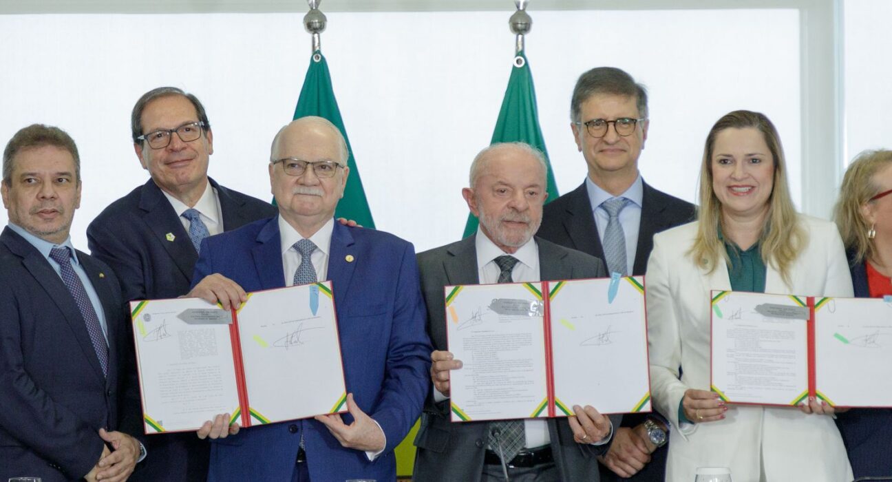 Governo sanciona leis que criam e reestruturam fundos para a Justiça
