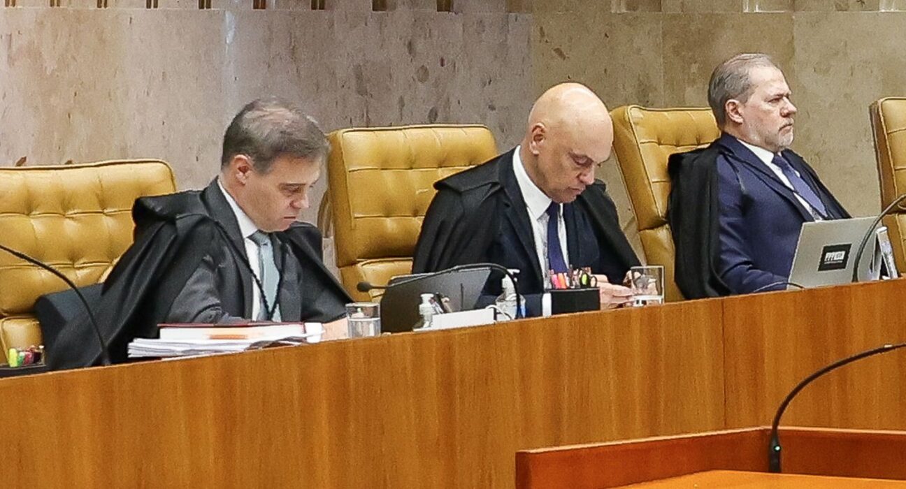 Mendonça acusa Moraes de direcionar investigação no STF