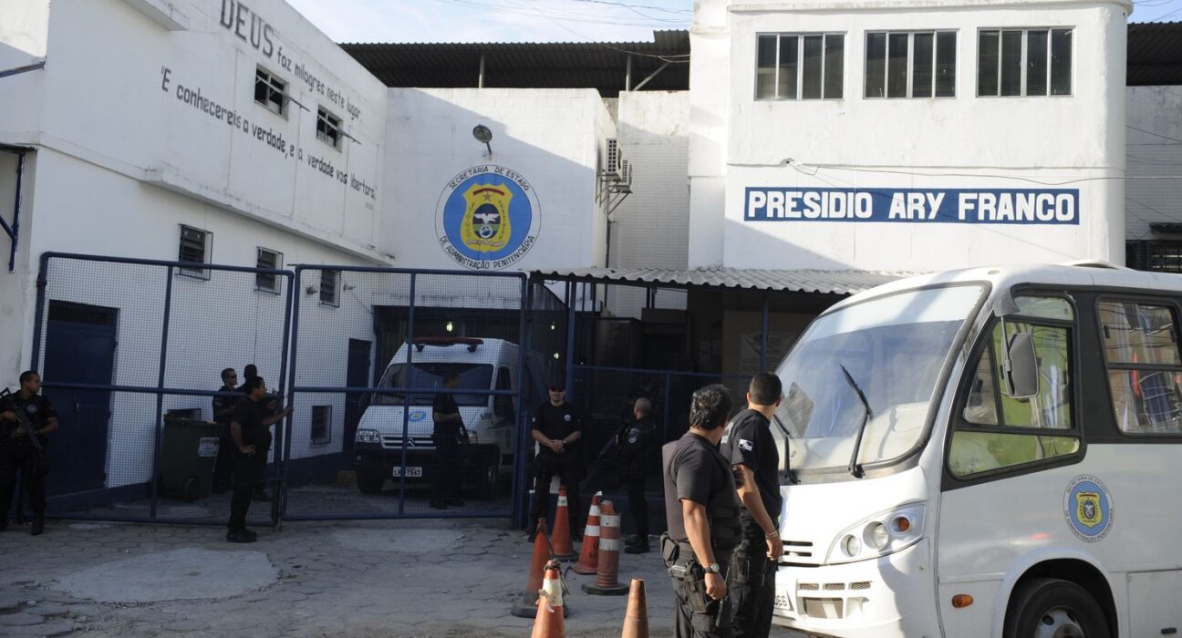 Sistema prisional transfere bilhões em custos para famílias de presos