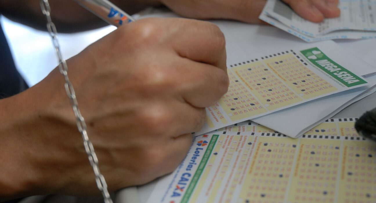 Mega-Sena acumula para R$ 76 milhões; confira os números sorteados