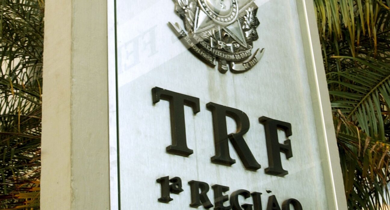 Desembargador mantém cobrança de imposto de exportação de petróleo