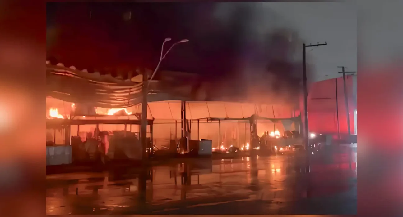 Incêndio atinge pavilhão de frutas no Ceagesp; não há vítimas