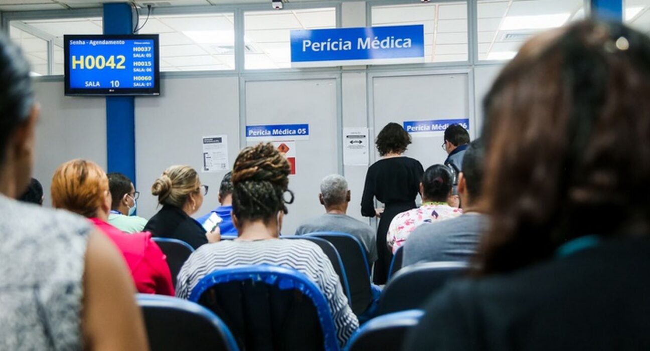 Fila de espera por perícia do INSS é zerada em agosto