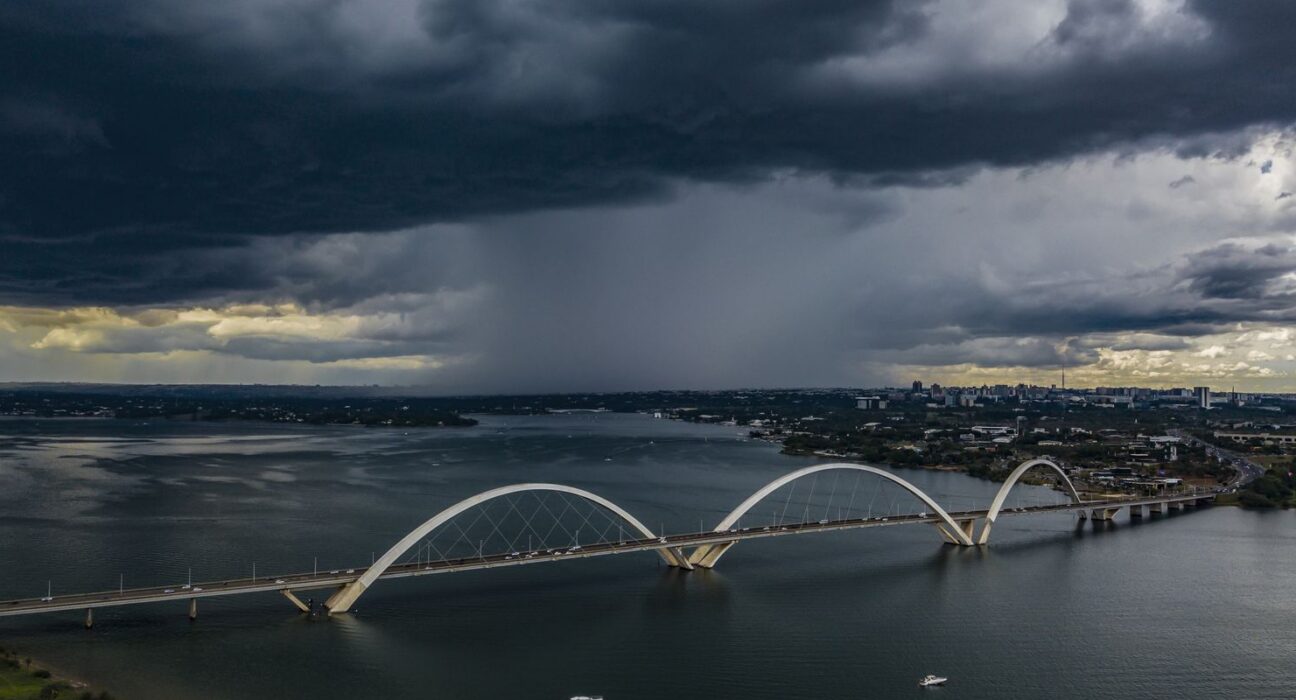Defesa Civil emite alerta de tempestade e rajadas de vento no DF