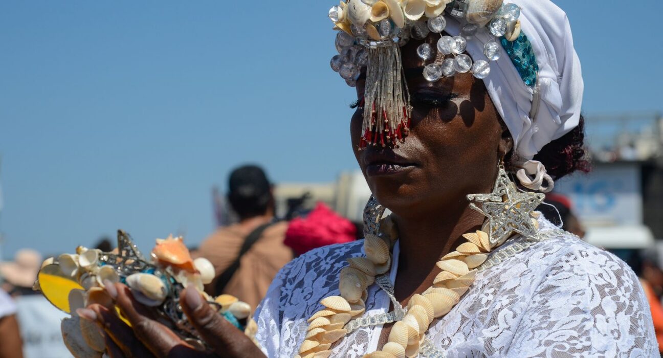 Eleitores de religiões afro se sentem invisíveis em campanha eleitoral