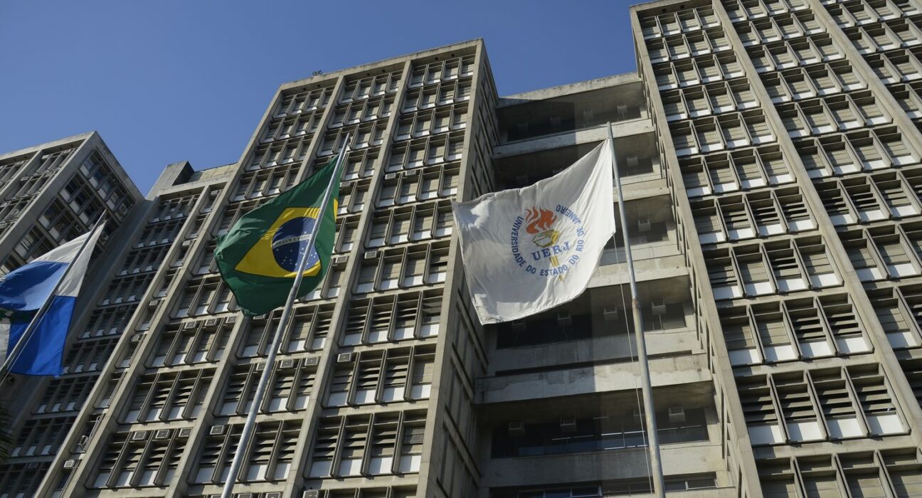 Justiça aumenta indenização a estudantes vítimas de racismo na Uerj