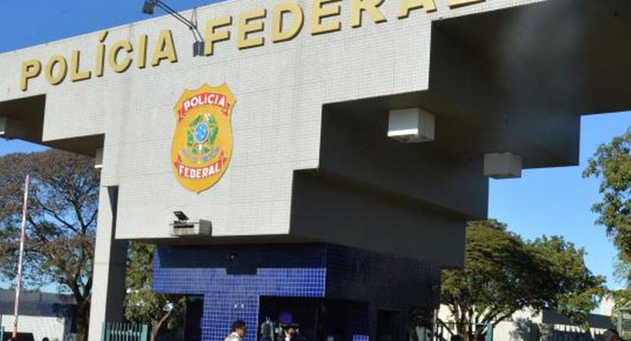 Delegados criticam afastamento de chefe da PF por decisão monocrática