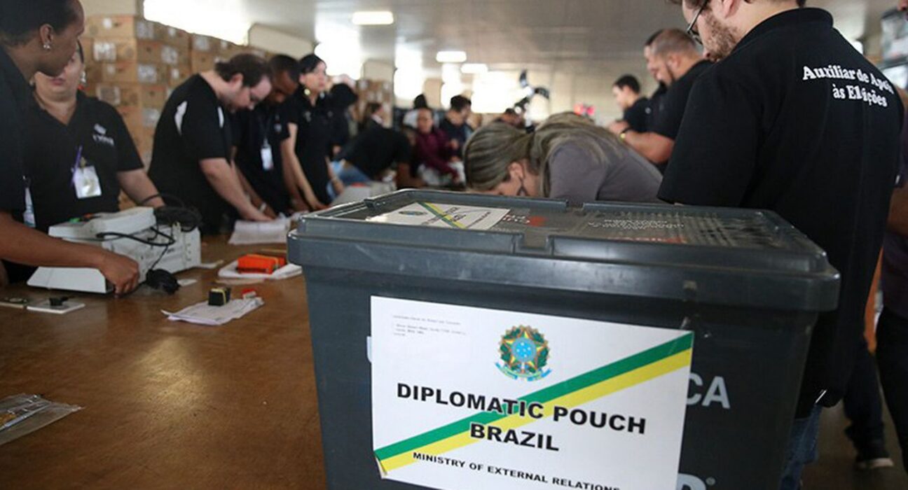 Quase 1 milhão de brasileiros no exterior poderão votar nas eleições