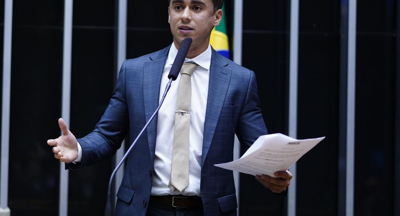 TSE manda Nikolas retirar postagem com desinformação sobre Lula